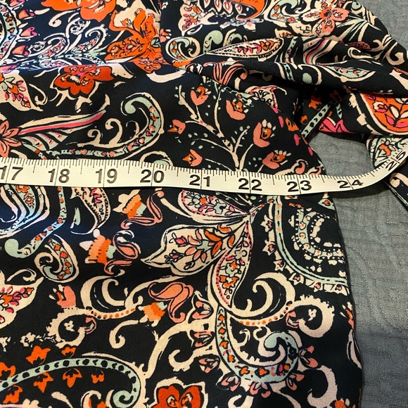 NWT J Jill poly blouse with flounce 3/4 sleeve floral print LP - Picture 5 of 9